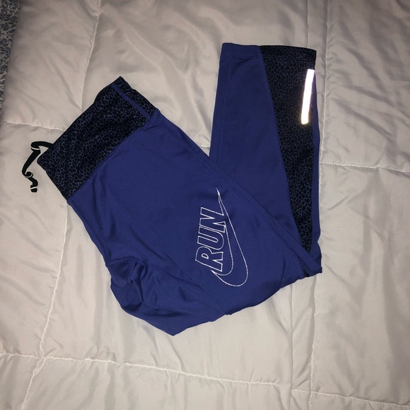 Nike Pants - Nike mid calf workout leggings